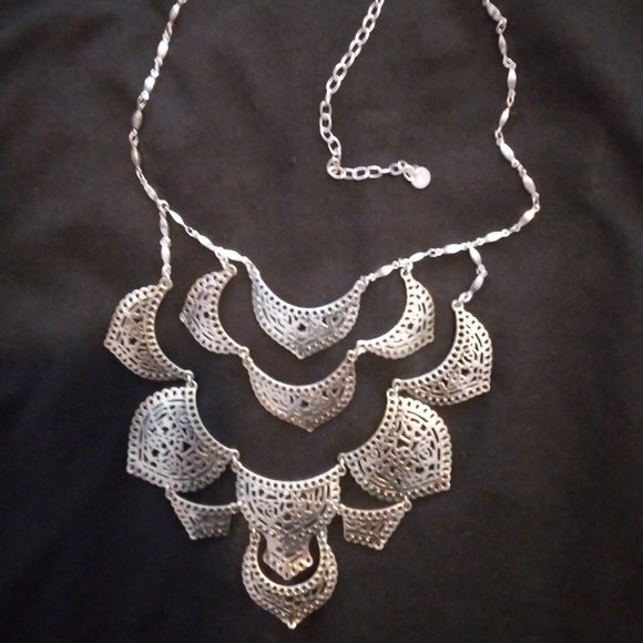 Silver Scalloped Statement Necklace - Picture 1 of 4